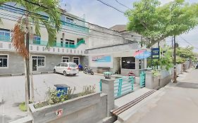 Urbanview Hotel Bartu Moh Toha Bandung By Reddoorz