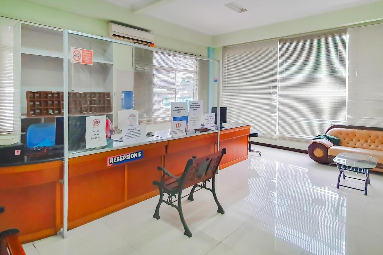 Urbanview Hotel Bartu Moh Toha Bandung By Reddoorz Bagian luar foto