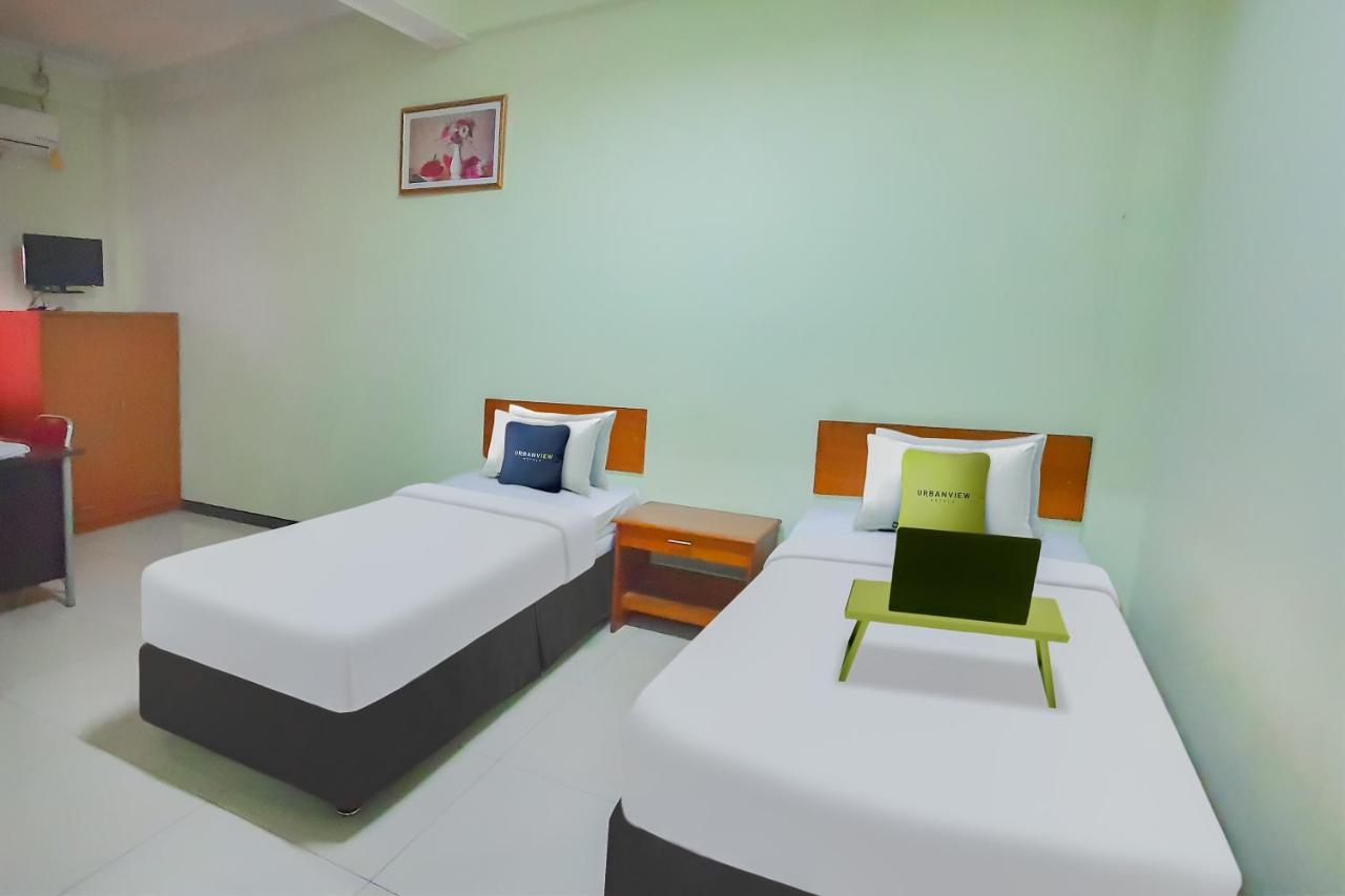 Urbanview Hotel Bartu Moh Toha Bandung By Reddoorz Bagian luar foto